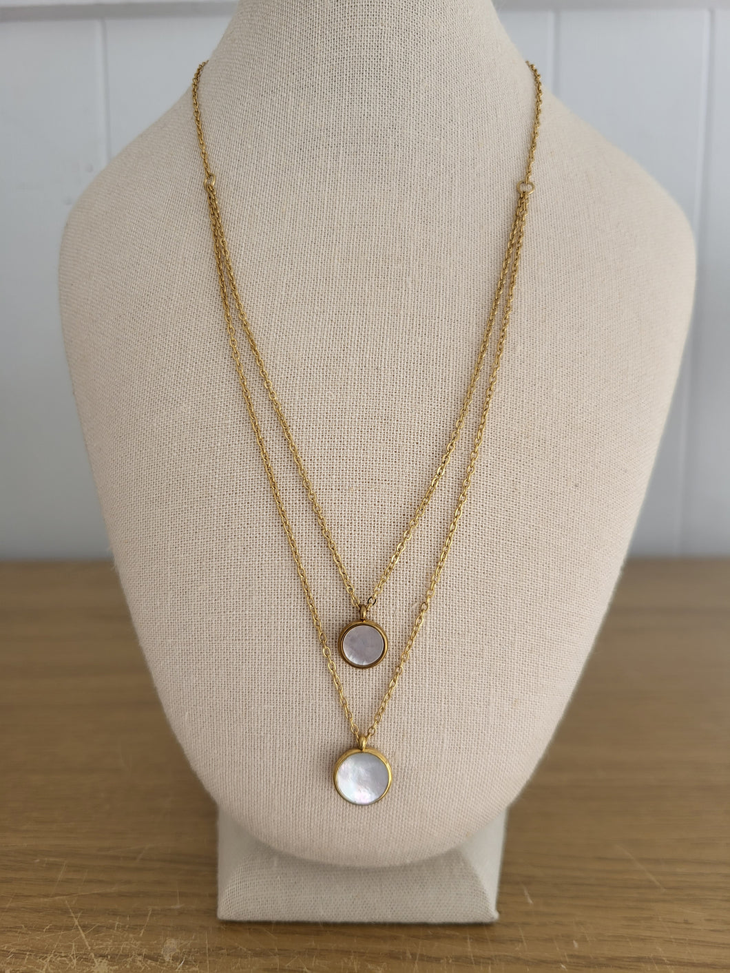 Double Necklace with mother of pearl
