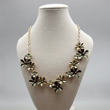 Load image into Gallery viewer, Enamelled Flower Necklace
