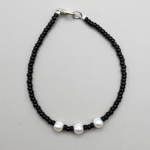 Load image into Gallery viewer, Pearl bracelet
