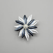 Load image into Gallery viewer, Enamelled Daisy Brooch
