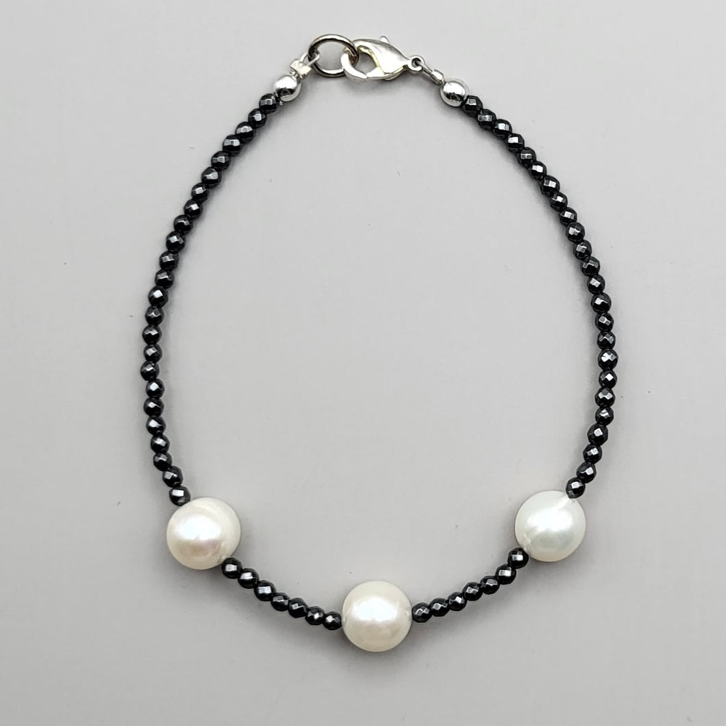 Pearl bracelet