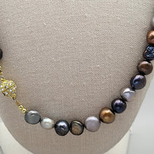 Load image into Gallery viewer, Freshwater Pearls with Gold Plated Magnetic Clasp
