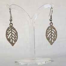 Load image into Gallery viewer, Leaf earrings
