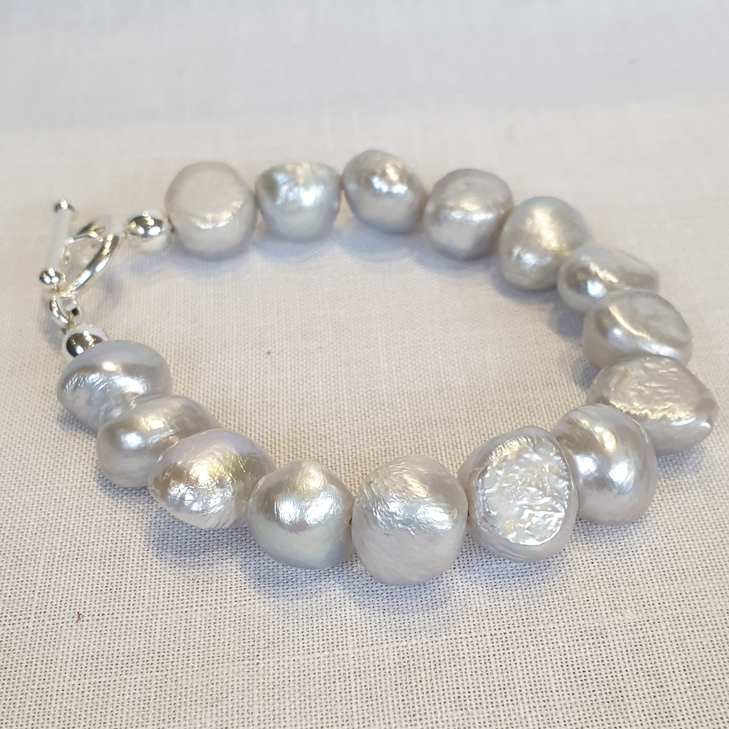 Silver grey freshwater pearl bracelet