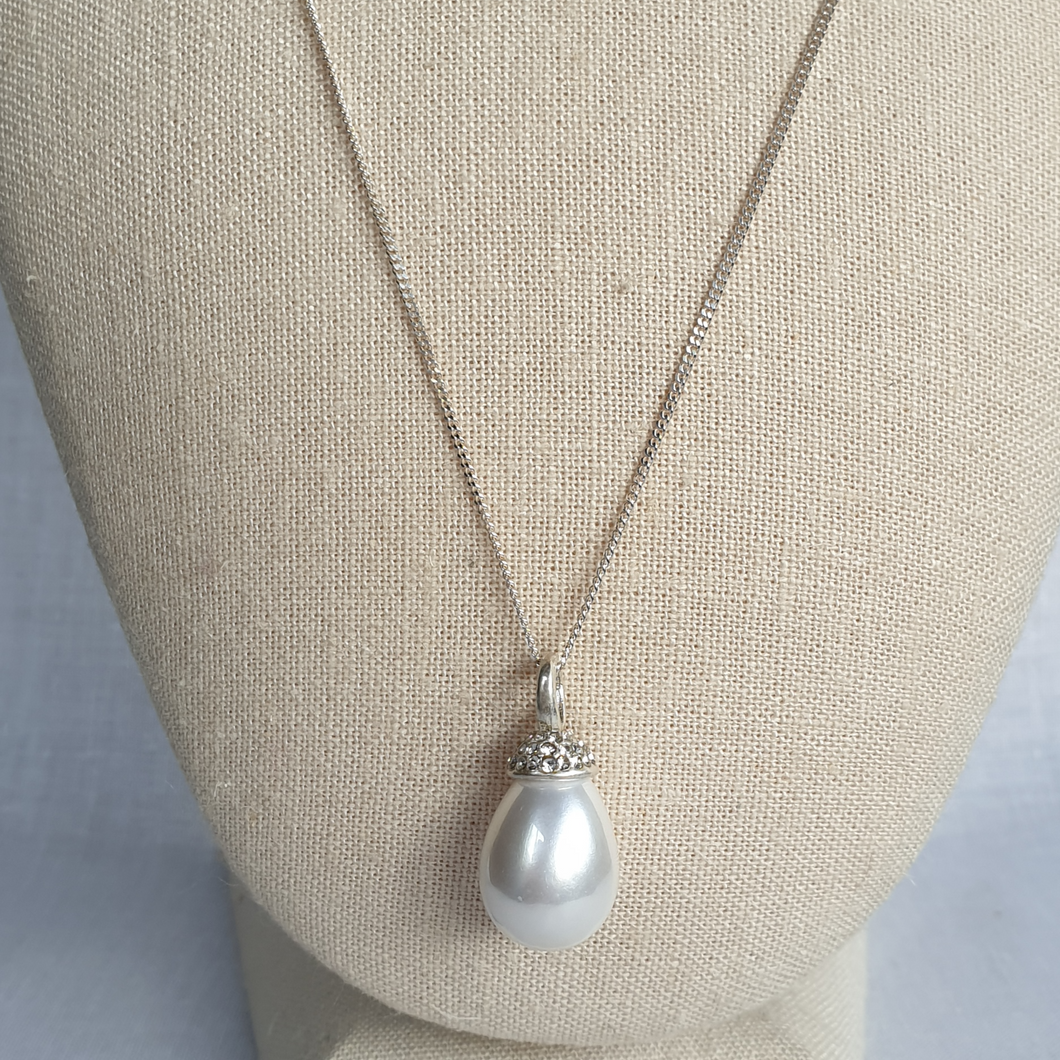 Pearl pendant