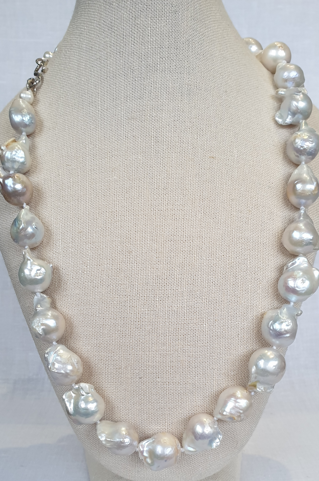 Baroque pearl necklace