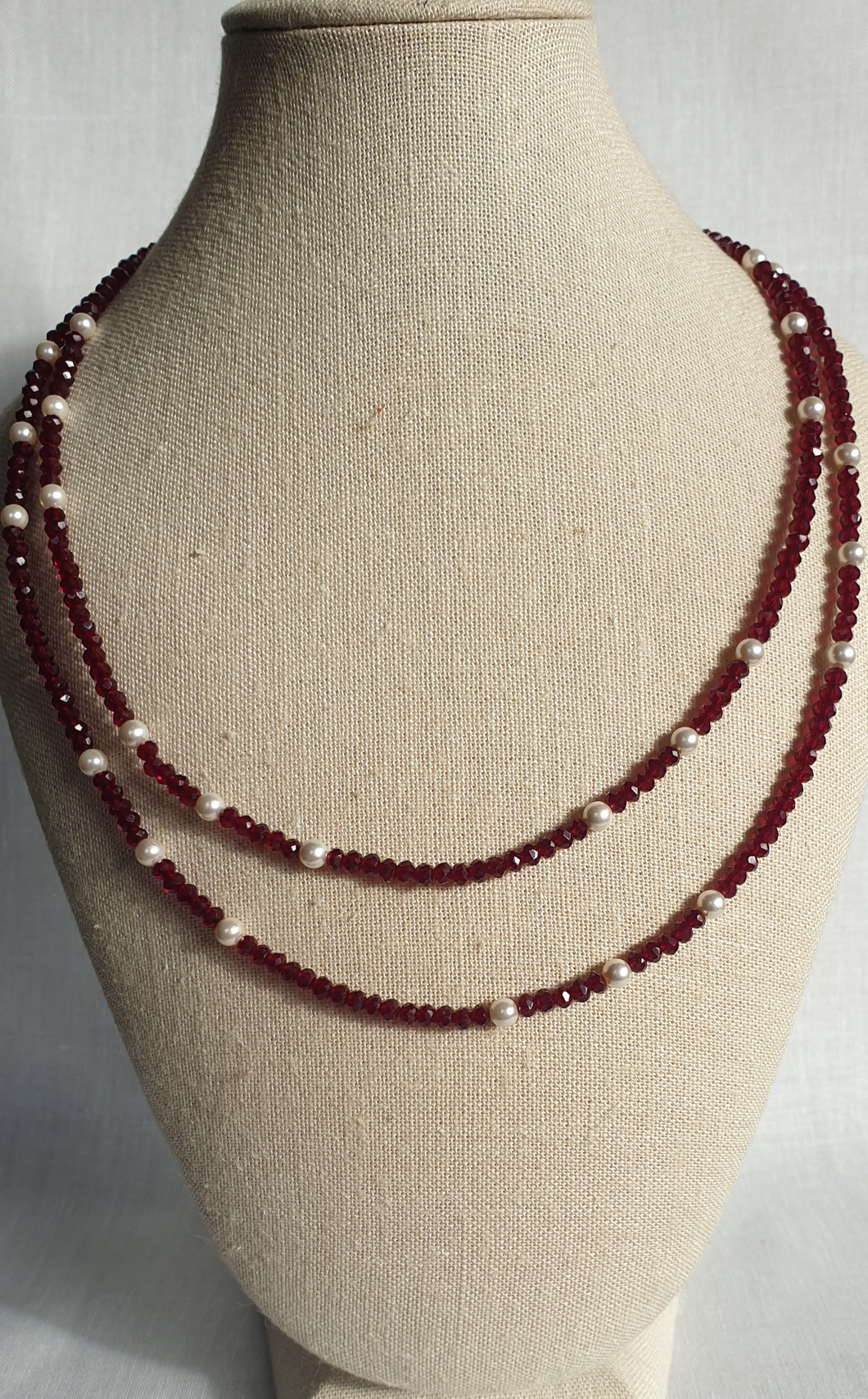 Striking crystal necklace