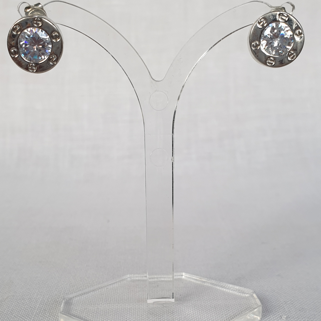 Stylish studs