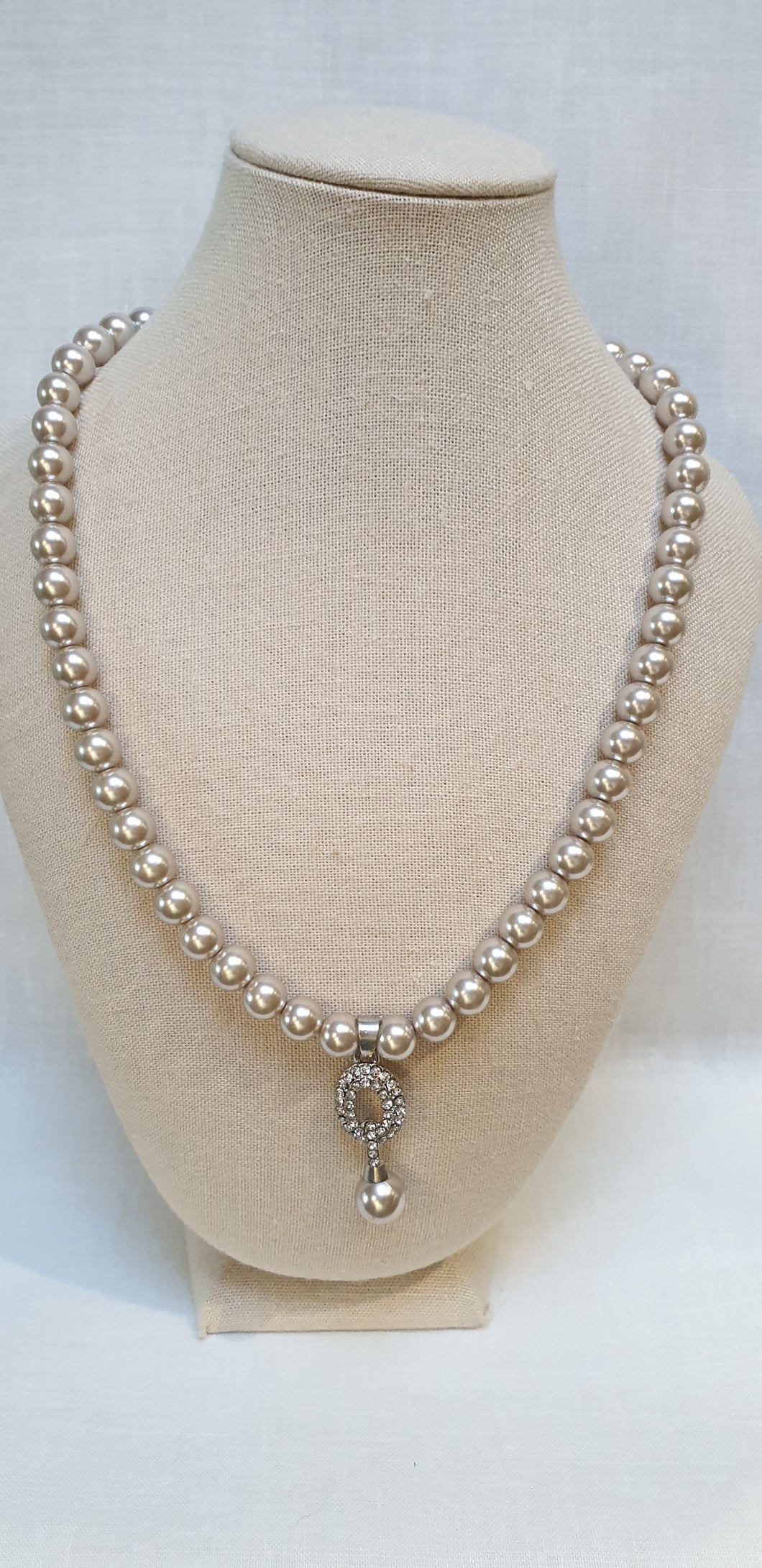 Classic pearl necklace