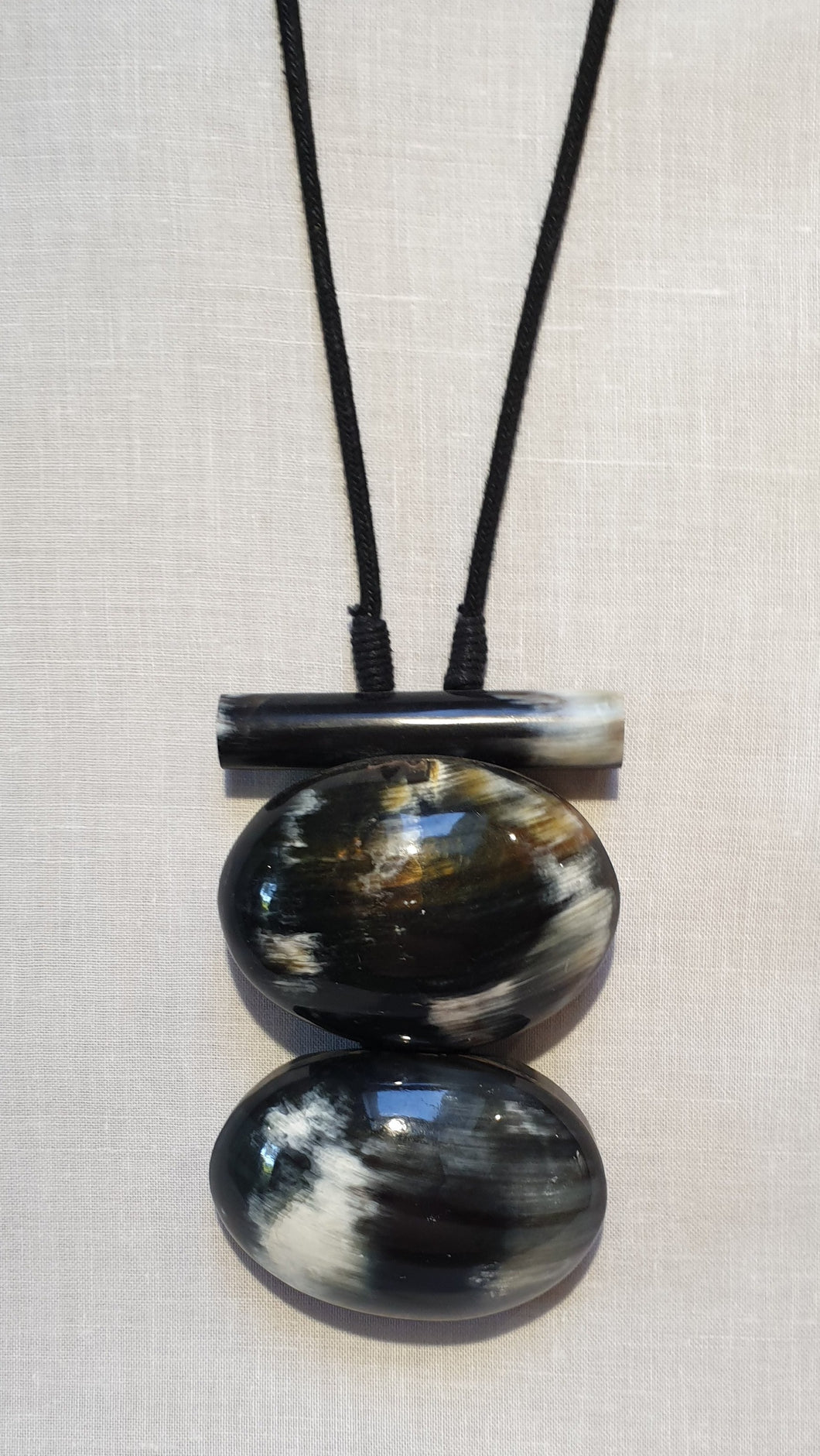 Bold pendant
