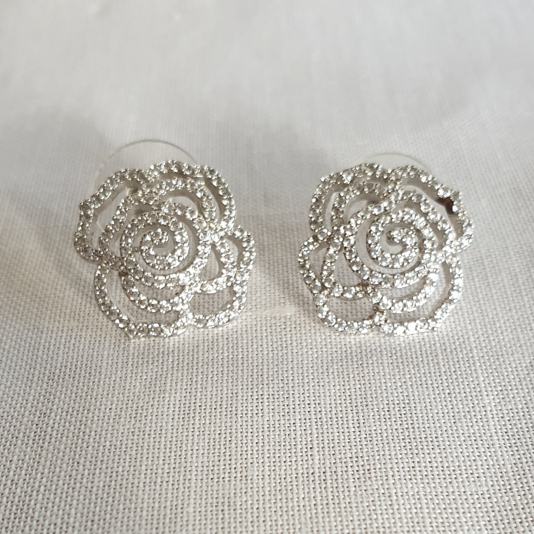 Stylish floral earrings