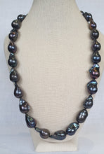 Load image into Gallery viewer, Baroque pearl necklace
