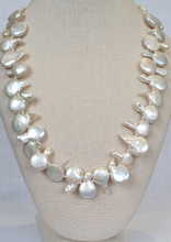 Load image into Gallery viewer, Freshwater pearl necklace
