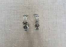 Load image into Gallery viewer, Daisy earrings
